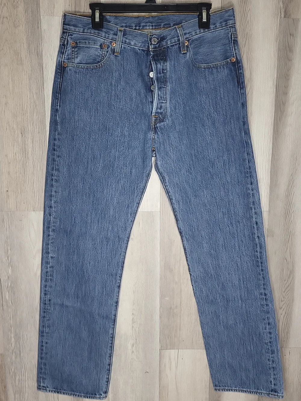 Levi's 501 Original Fit Jeans Mens 34x30 Button Fly Straight Leg Medium Wash